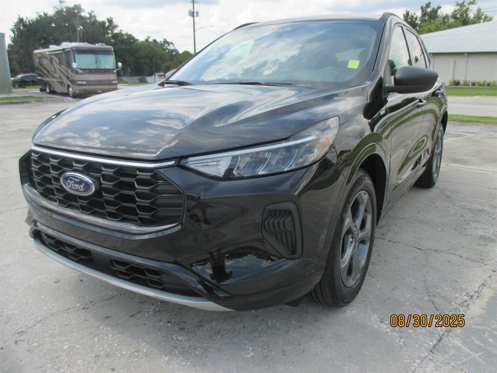 2024 Ford Escape ST-Line's photo